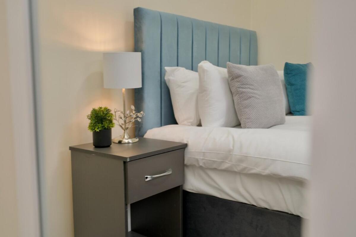 Monks Fully Furnished Holiday home Coventry